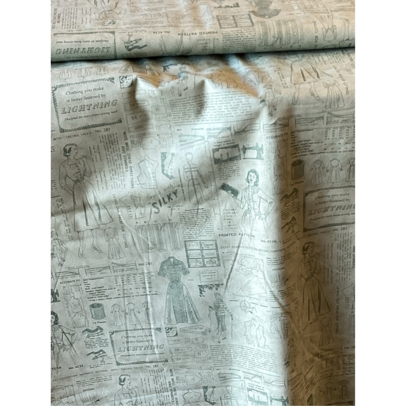 1105 Sew Retro Tonal Pattern | The Henley Studio Makower - 1/2 metre